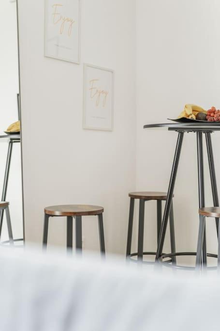 City Sky Studio Mit Balkon Viena Exterior foto